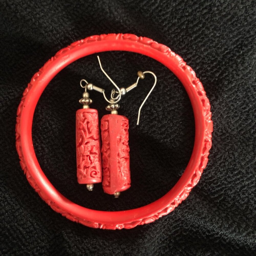 Faux cinnabar bangle and earring set